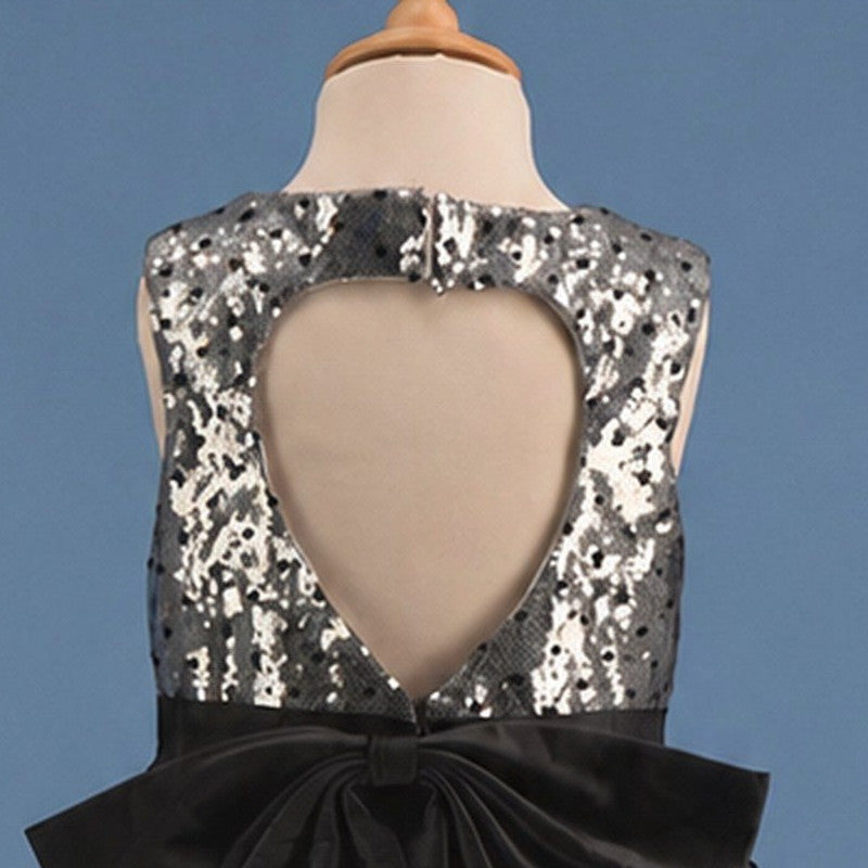 Détail photographique du dos de la robe Céleste.