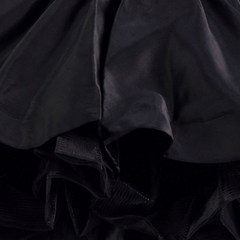Détail photographique de la jupe de la robe Gabrielle.